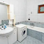 Διαμέρισμα With A Parking Space Vinisce, Trogir - 5978 *