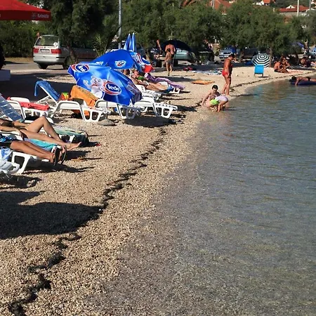 Διαμέρισμα With A Parking Space Vinisce, Trogir - 5978 Vinišće