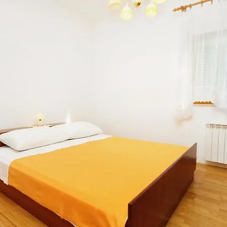 Apartamento With A Parking Space Vinisce, Trogir - 5978