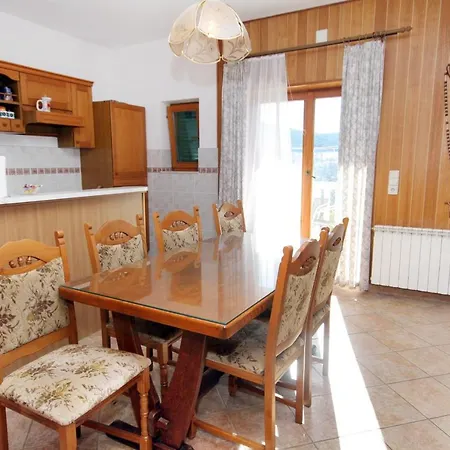 Apartamento With A Parking Space Vinisce, Trogir - 5978 *